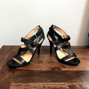 Nine West black leather platform sandal.  Size 8.5M